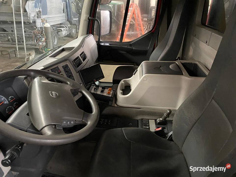 Śmieciarka volvo FE 300 15m3 euro5 4x2 Śmieciarki świętokrzyskie Nowiny sprzedam