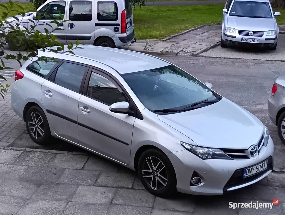 Tpyota Auris TS bęzyna 16 kombi 132 przebieg 167 sprzedam