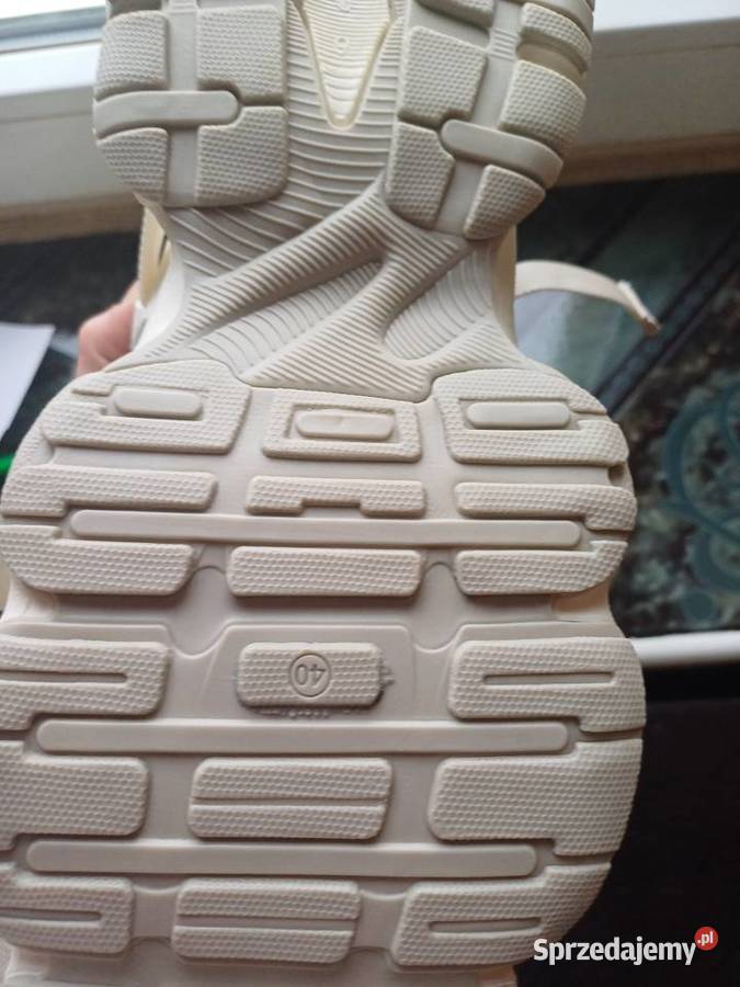 Sprzedam nowe damskie sneakersy inna Warszawa