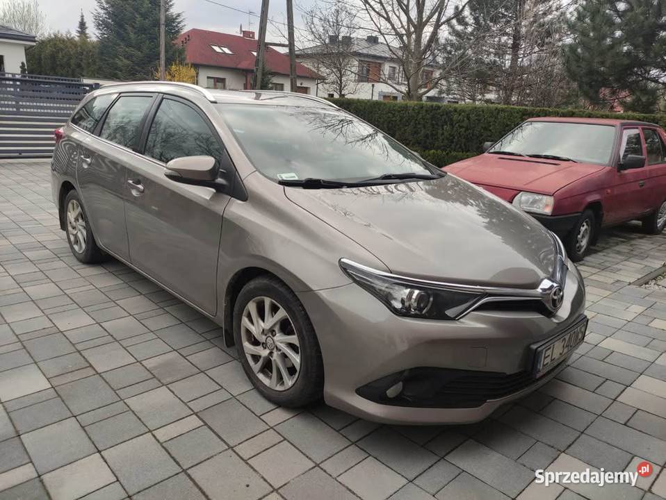 Toyota Auris II kombi 14D4D bogata wersja gniazdo USB Łódź