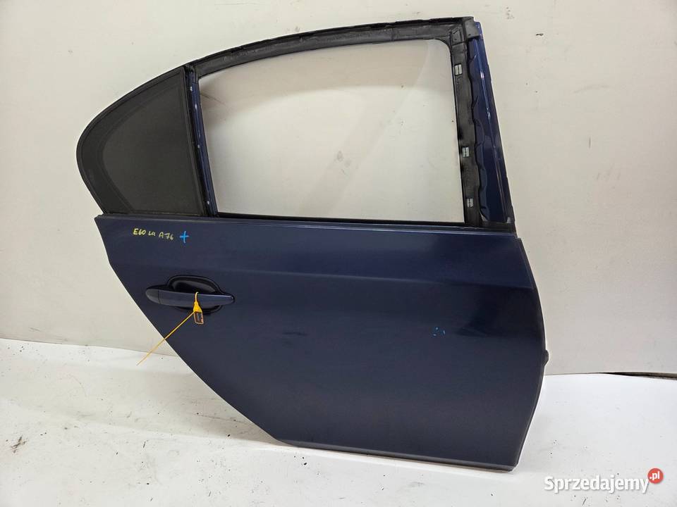 DRZWI PRAWE TYLNE BMW E60 A765 TIEFSEEBLAU Strzyżewice sprzedam