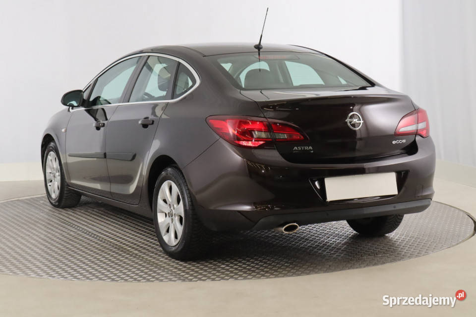 Opel Astra 14 T bluetooth