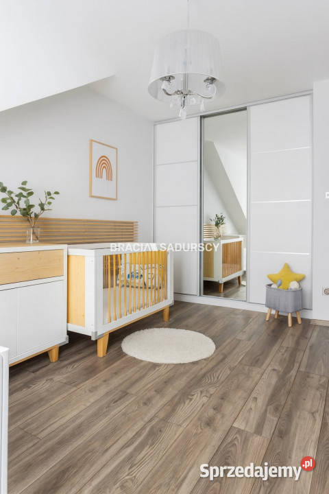 Mieszkanie 5472 metry 3 pokoje Kraków Macieja sprzedam