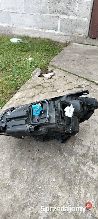 MERCEDES CLS W218 Lampa Prawa A 218 820 22 59 osobowe Poświętne