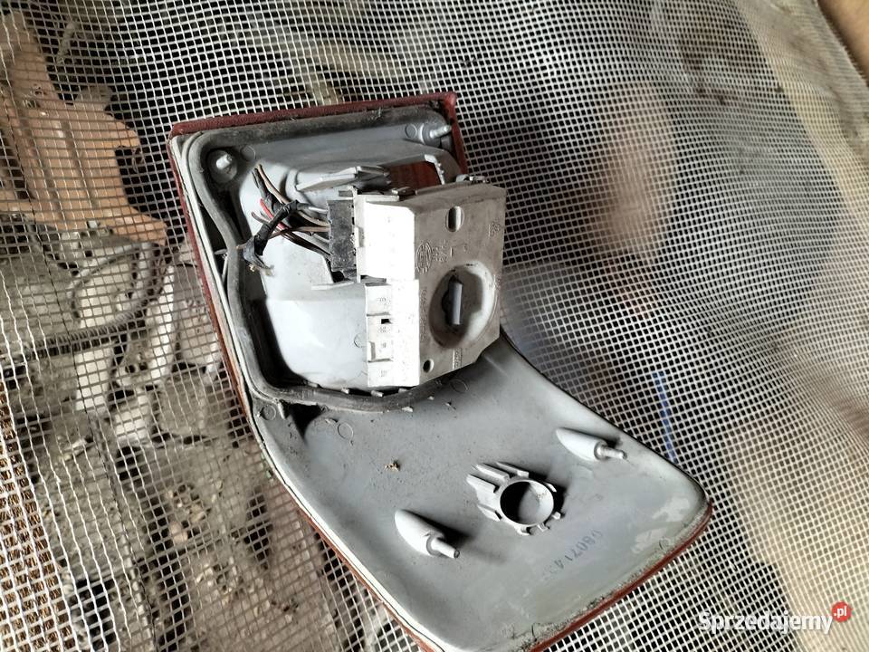 AUDI 80 B3 LAMPA LEWA LEWY TYŁ Kamień-Kolonia
