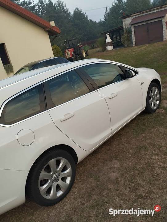 Sprzedam ładnego opla astrę J Rok produkcji 2011