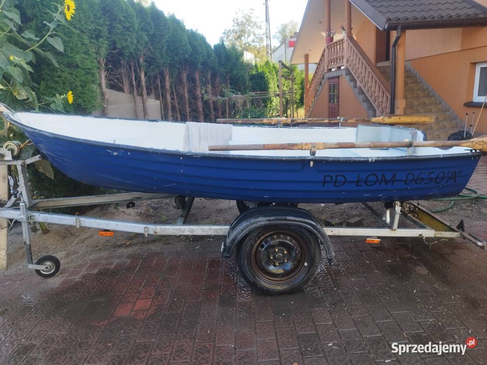 Łódka z silnikiem Yamaha 4