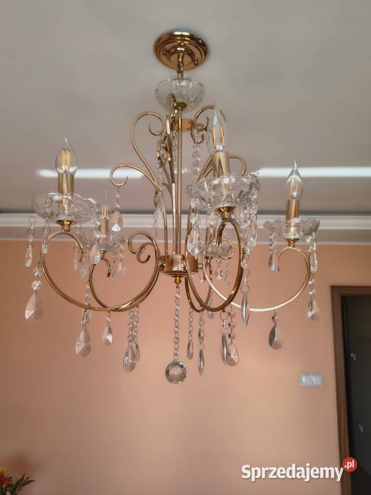 Żyrandol na osiem żarówek