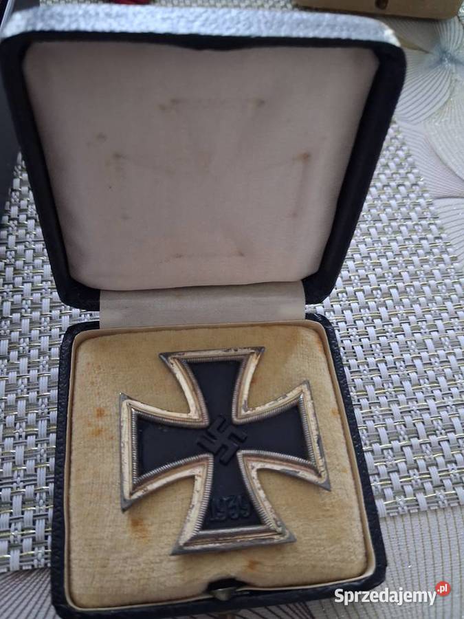 Sprzedam stare odznaczenia Augustów