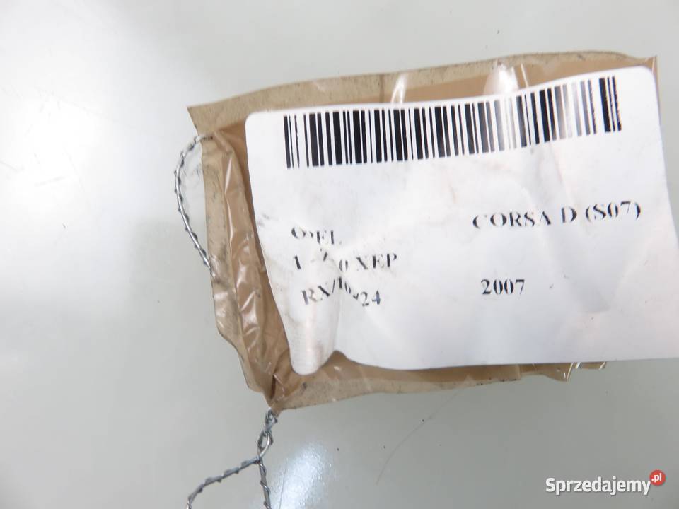 PAS LEWY PRZEDNI OPEL CORSA D 13240189