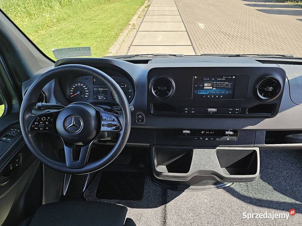 MercedesBenz SPRINTER 317 L2H2 LED Navi Autom Rok produkcji 2021 pomorskie