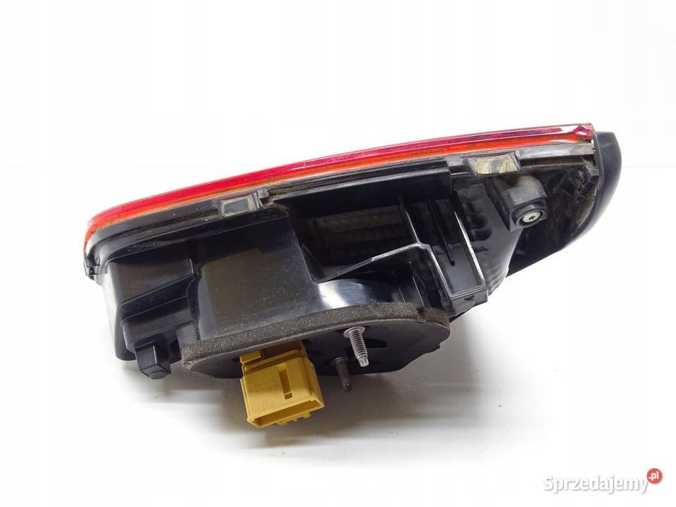 LAMPA LEWA LEWY TYŁ TYLNA W KLAPE VW PASSAT B8