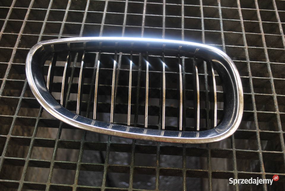 Kratka wlotu powietrza prawa strona BMW E60 E61 Zderzaki sprzedam