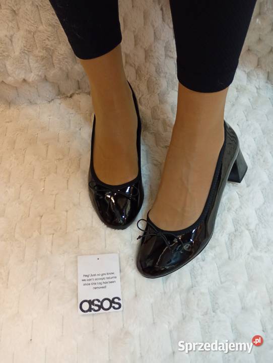 40 ASOS Design Czarne czółenka z Londynu na