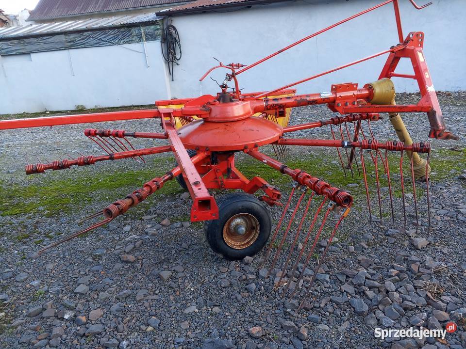 Zgrabiarka karuzelowa Fella Gostomia