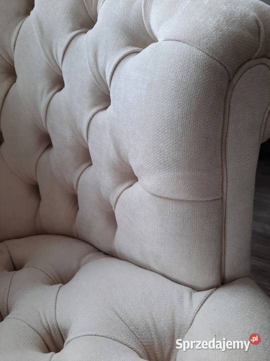 Elegancki pikowany fotel Chesterfield