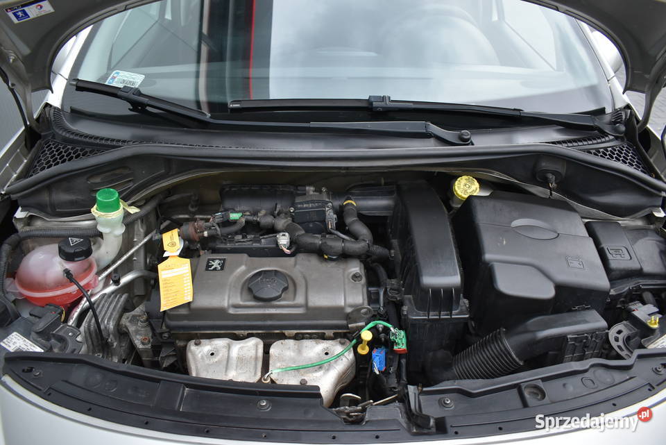 SALON POLSKA 14 73 5 DRZWI KLIMATYZACJA NOWY 102336km Białogard sprzedam