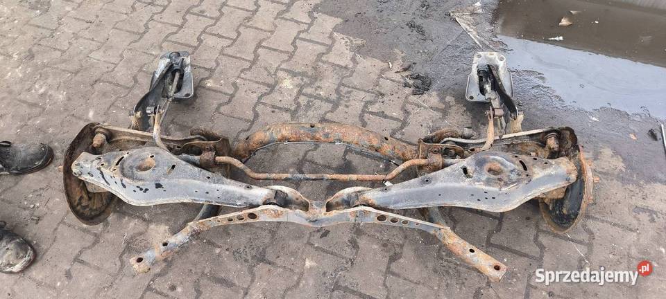 BELKA SANKI TYŁ SKODA OCTAVIA II Pozostałe Motoryzacja