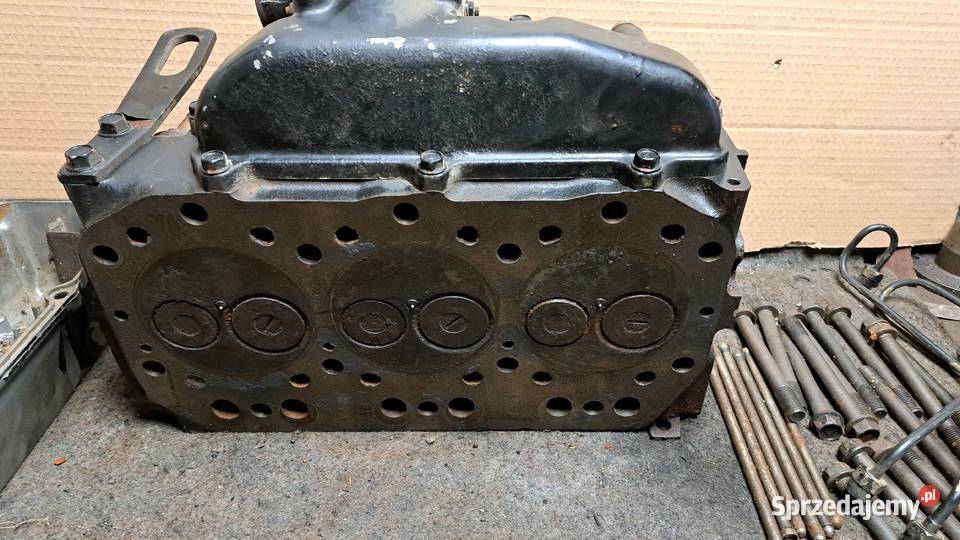 Silnik Yanmar 3TN100 Góra glowica wtryski