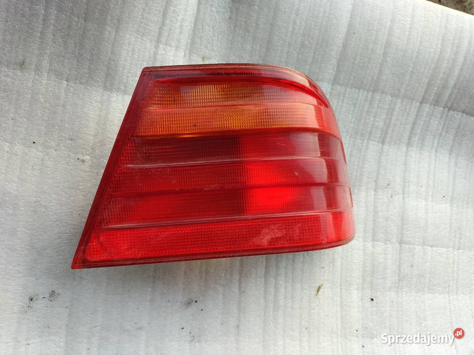 MercedesBenz E W210 LAMPA TYŁ TYLNA PRAWA Prawe sprzedam