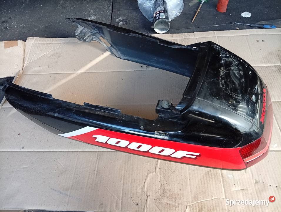 Honda CBR 1000 sc24 zadupek z lampa Plastiki sprzedam
