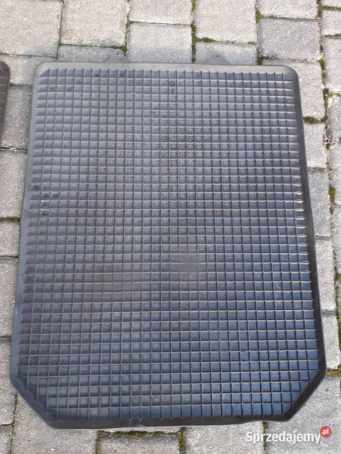 Dywaniki samochodowe gumowe cztery sztuki Gniezno sprzedam