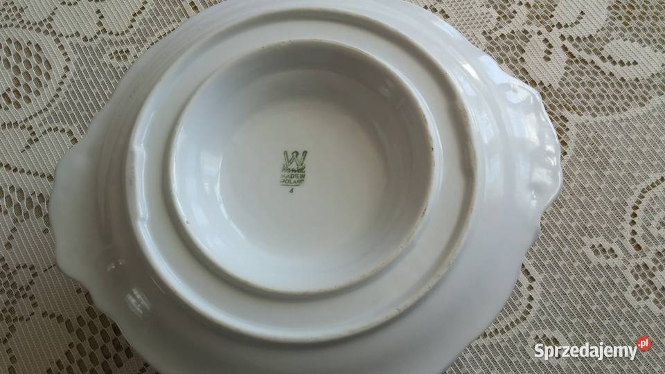 Sygnowana sosjerka z białej porcelany WAWEL śląskie