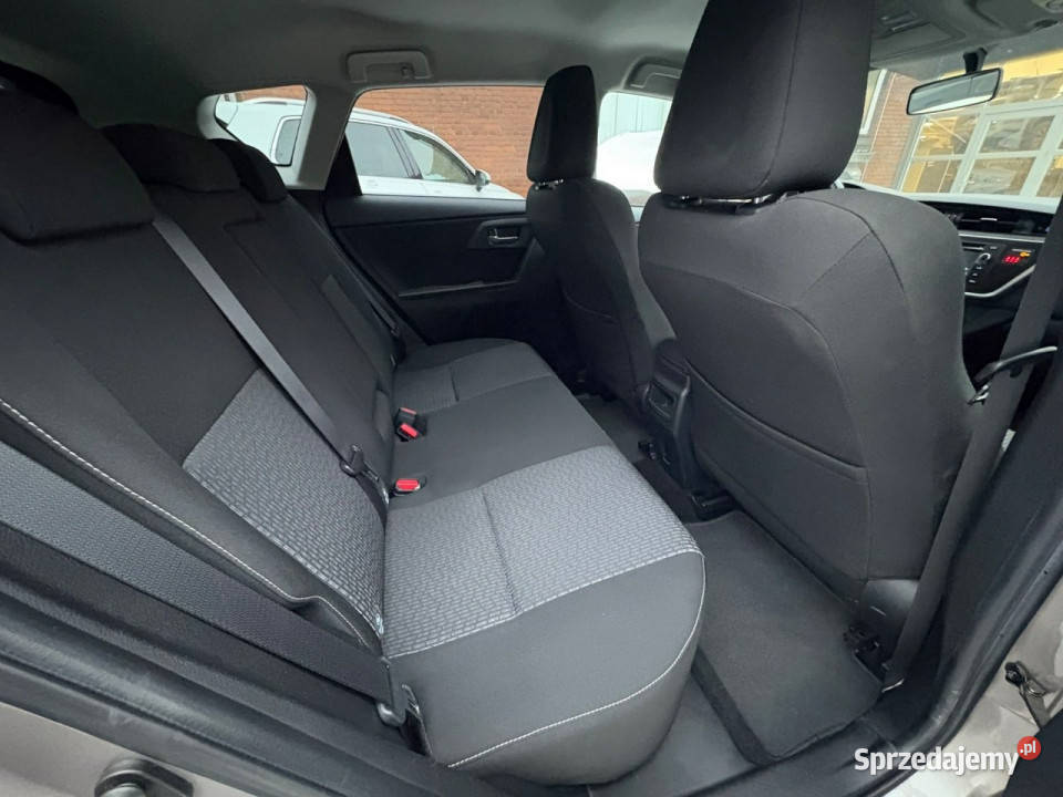 Toyota Auris II 2012 Sadlno