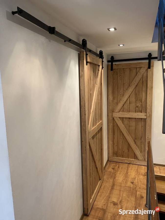 Drzwi przesuwne drewniane rustykalne typu Barn Door