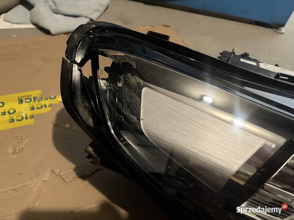 BMW X1 U11 2023r Pozostałość z lamp przód Lampy przednie łódzkie Bełchatów