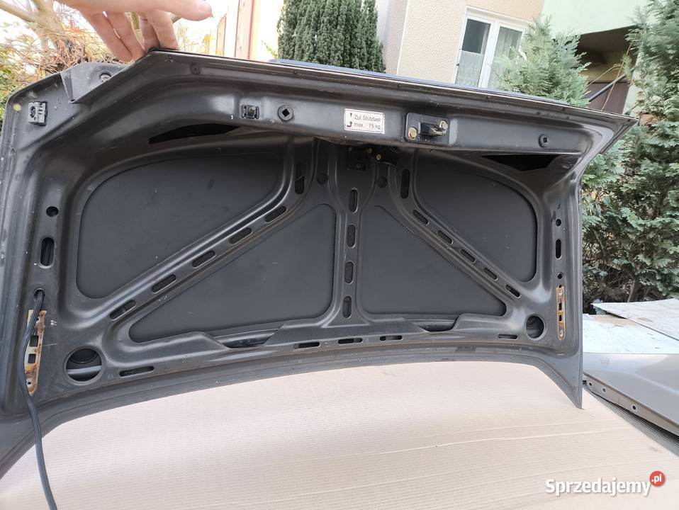 Mercedes W124 tylna klapa bez rdzy w kolor 124 Klapy bagażnika świętokrzyskie Skarżysko-Kamienna