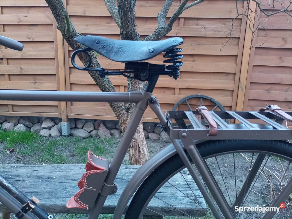 Rower Wojskowy PWU Łucznik Konin