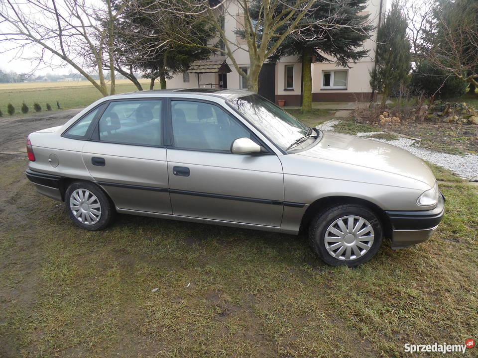 SPRZEDAM OPEL ASTRA16 8V LPG do negocjacji Okalew