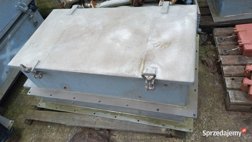 Właz stalowy z żaluzją 1050 x 550mm Pozostałe Orle