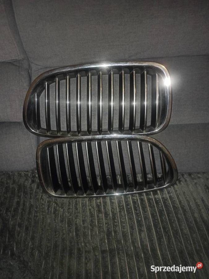 Sprzedam dwie pary lewa i prawa atrapa łódzkie Warta