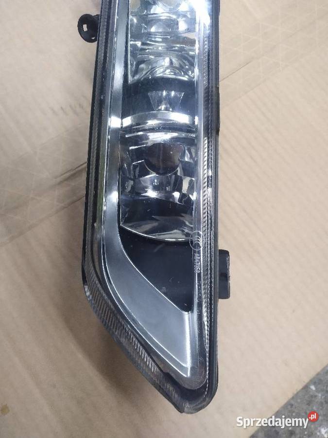 Lampa halogen VW passat B7 prawe Lampy przeciwmgielne Bolesławiec