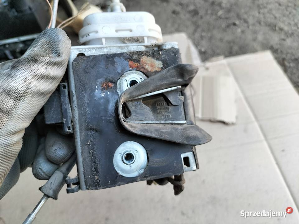 AUDI A4B5 A4 B5 ZAMEK DRZWI LEWY PRZÓD lubelskie Kamień-Kolonia