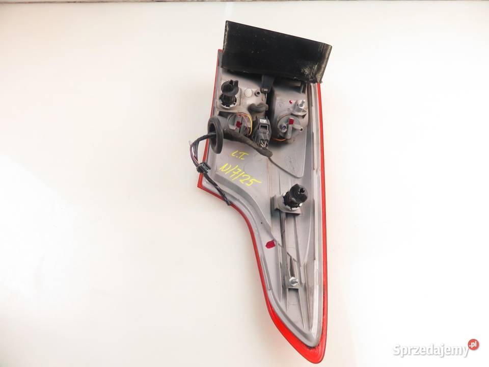 LAMPA LEWA TYLNA FORD FOCUS MK3 Turnier