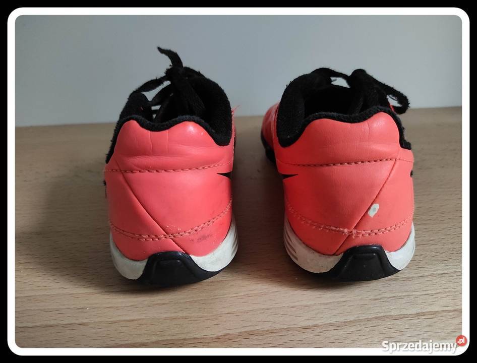 NIKE buty sportowe halówki do piłki nożnej 30 18cm Dla Dziecka Płock