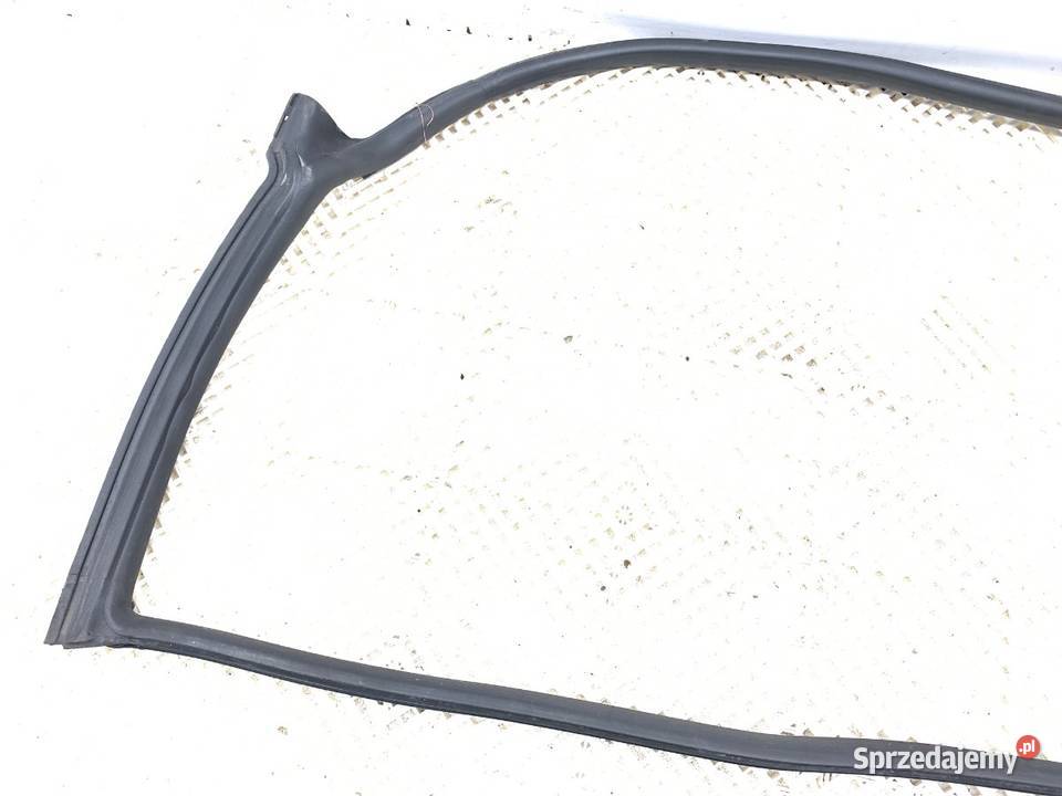 USZCZELKA DRZWI PRZÓD LEWA AUDI Q8 SUV 4M8831707 osobowe