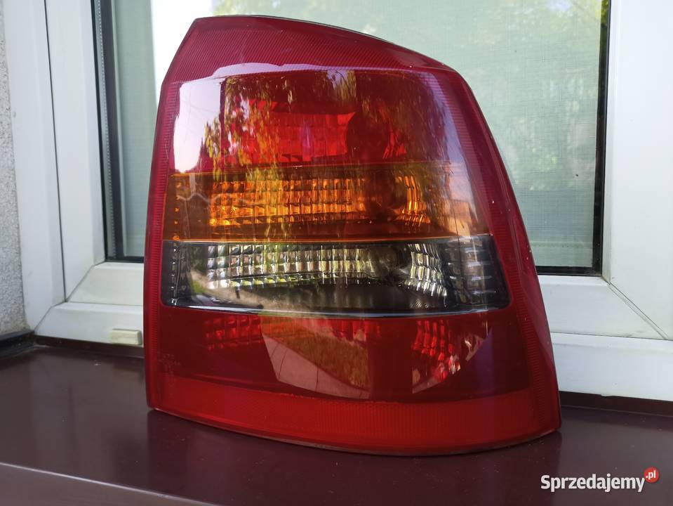 Opel Astra G hatchback lampa tył tylna prawa sprzedam