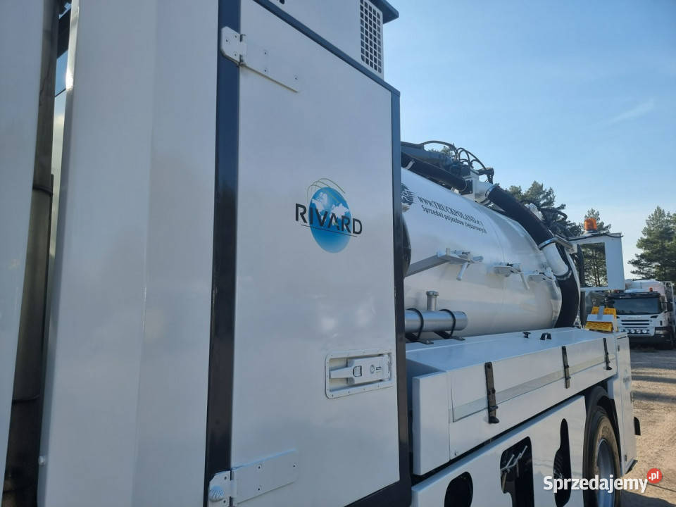 Renault 4x2 WUKO RIVARD do zbierania odpadów Rok produkcji 2003 Motoryzacja Daleszyce