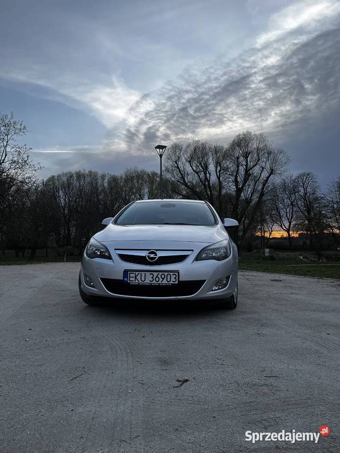 Opel Astra J 2011 Rok produkcji 2011 Kutno