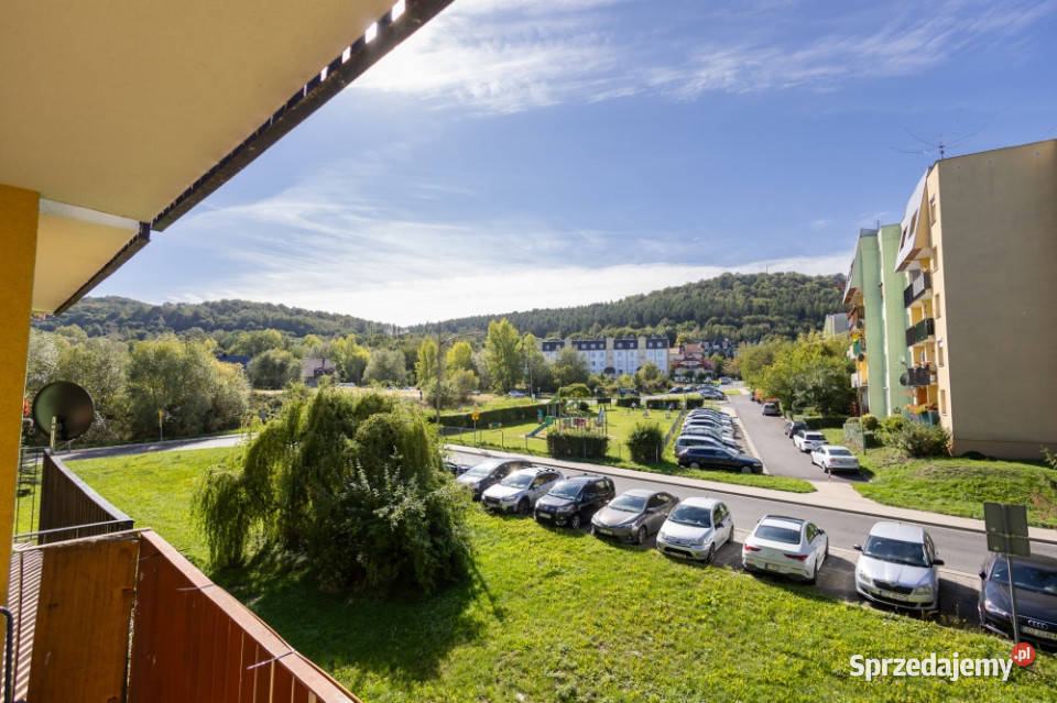 3 pokoje 55 m Balkon 1 piętro piwnica Piękny Sprzedaż Bielawa