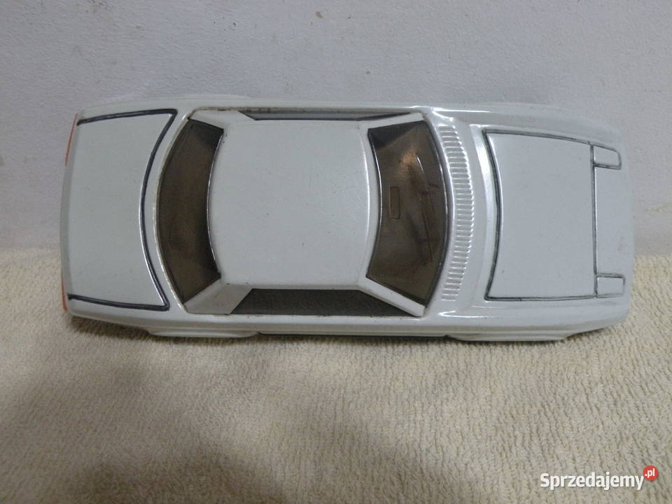 Samochód z PRLu Metalowy Andrychów