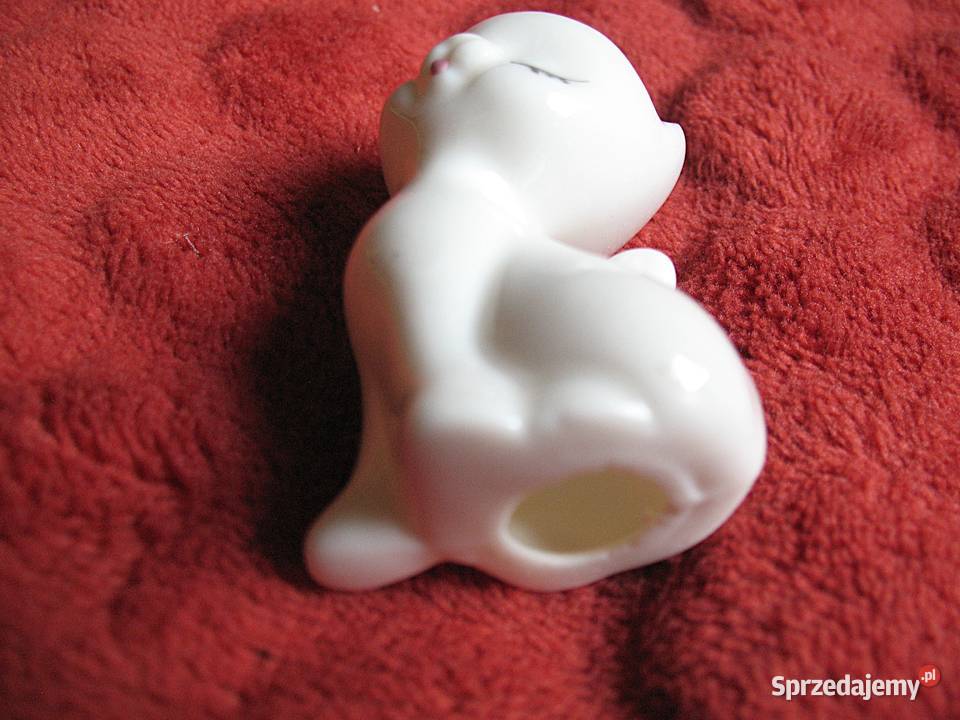 Kot biały kotek zamknięte oczka porcelana 6 x 4 mazowieckie