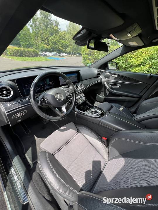 Mercedes E klasa E220d 9g bogato wyposażona czarny Mysłowice