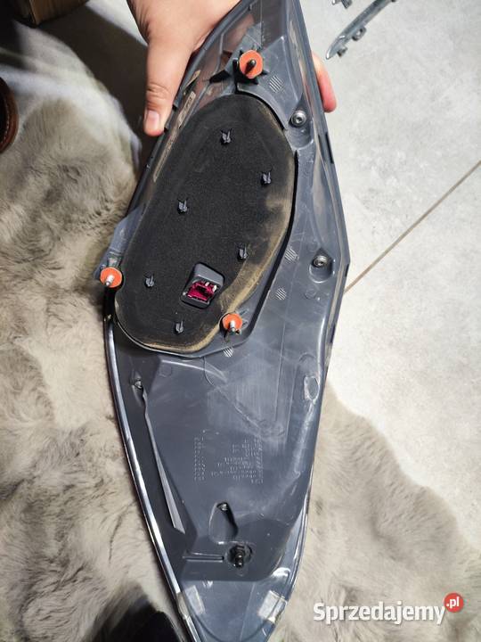 Lampy tył Mercedes Benz C W205 2016r osobowe Ruda Śląska