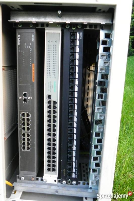 Szafa rack ze szklanymi drzwiami 2 huby 1 switch Części i akcesoria Kraków