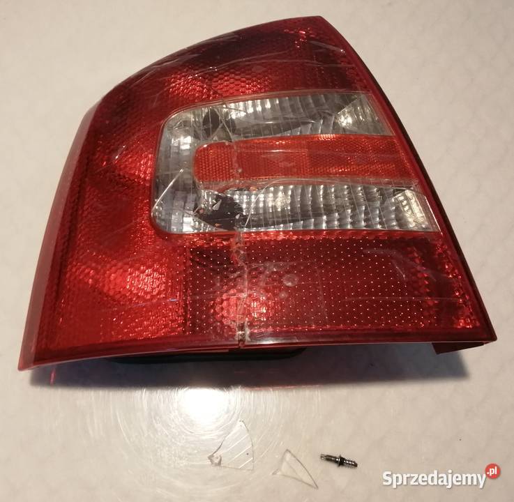 Lampa Tylna Lewa Skoda Octavia Sedan Uszkodzona Czelad